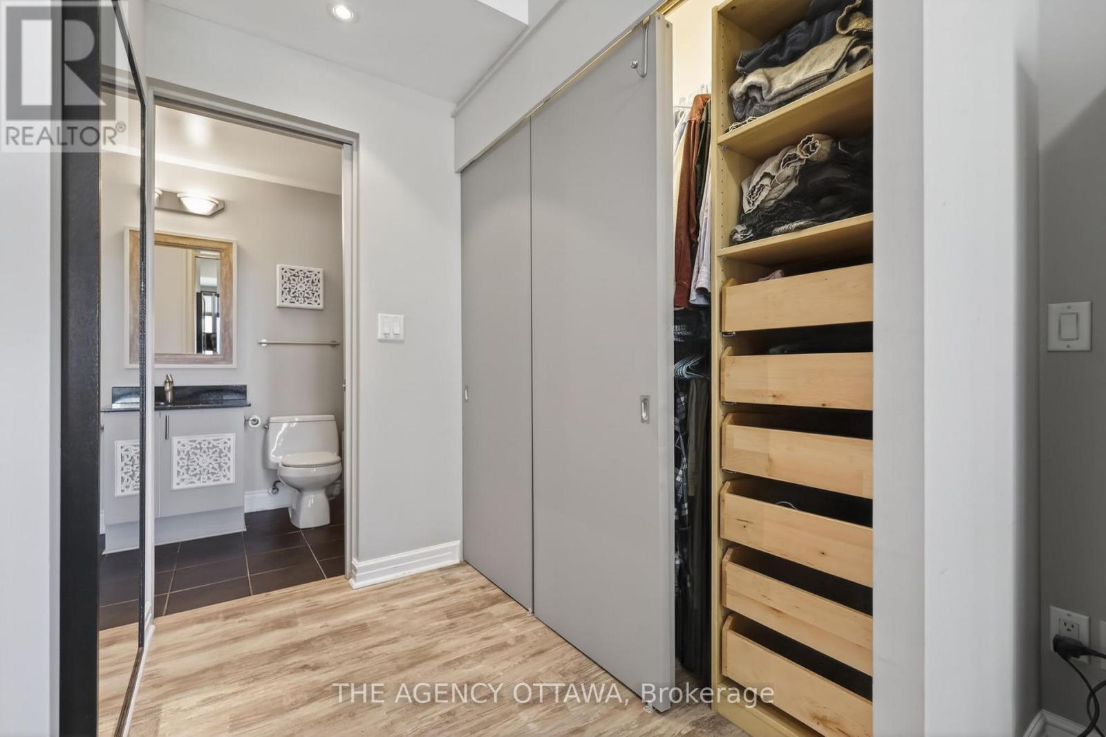 #905 85 BRONSON AVENUE - 26