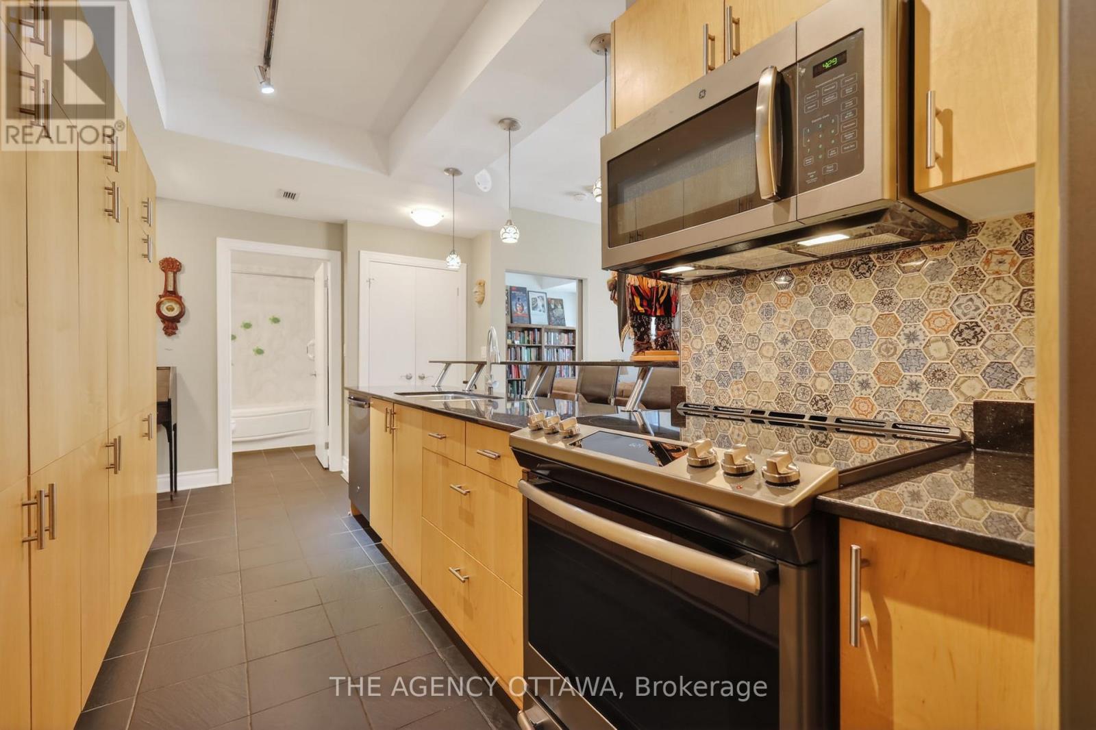 #905 85 BRONSON AVENUE - 9