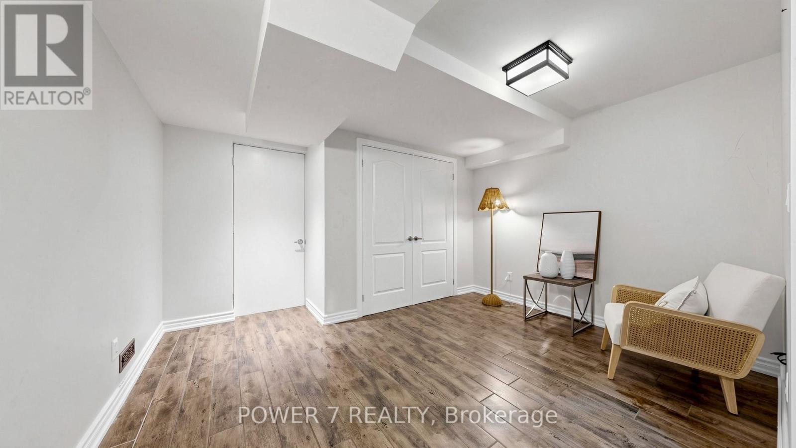 15 EVA GROVE COURT - 44