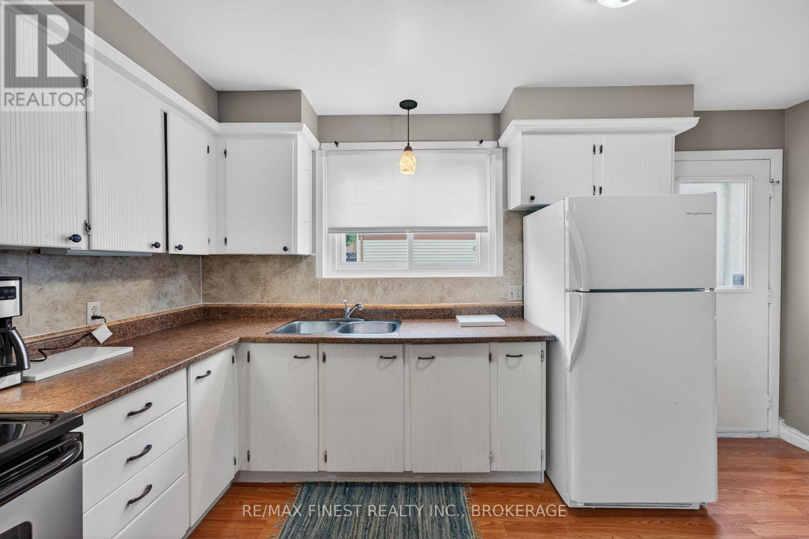 1057 BASSWOOD PLACE - 10