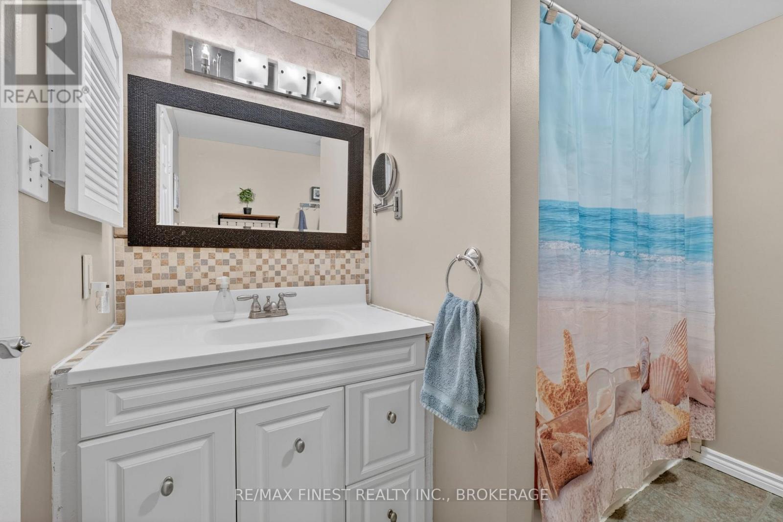 1057 BASSWOOD PLACE - 18
