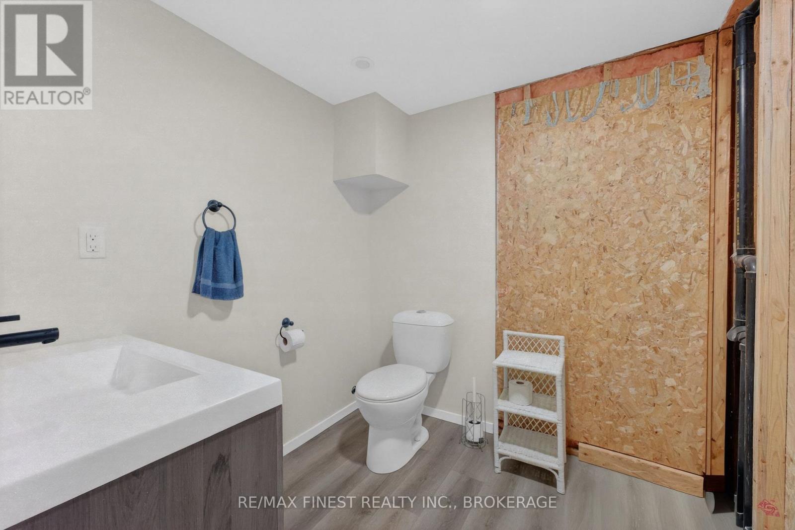 1057 BASSWOOD PLACE - 23