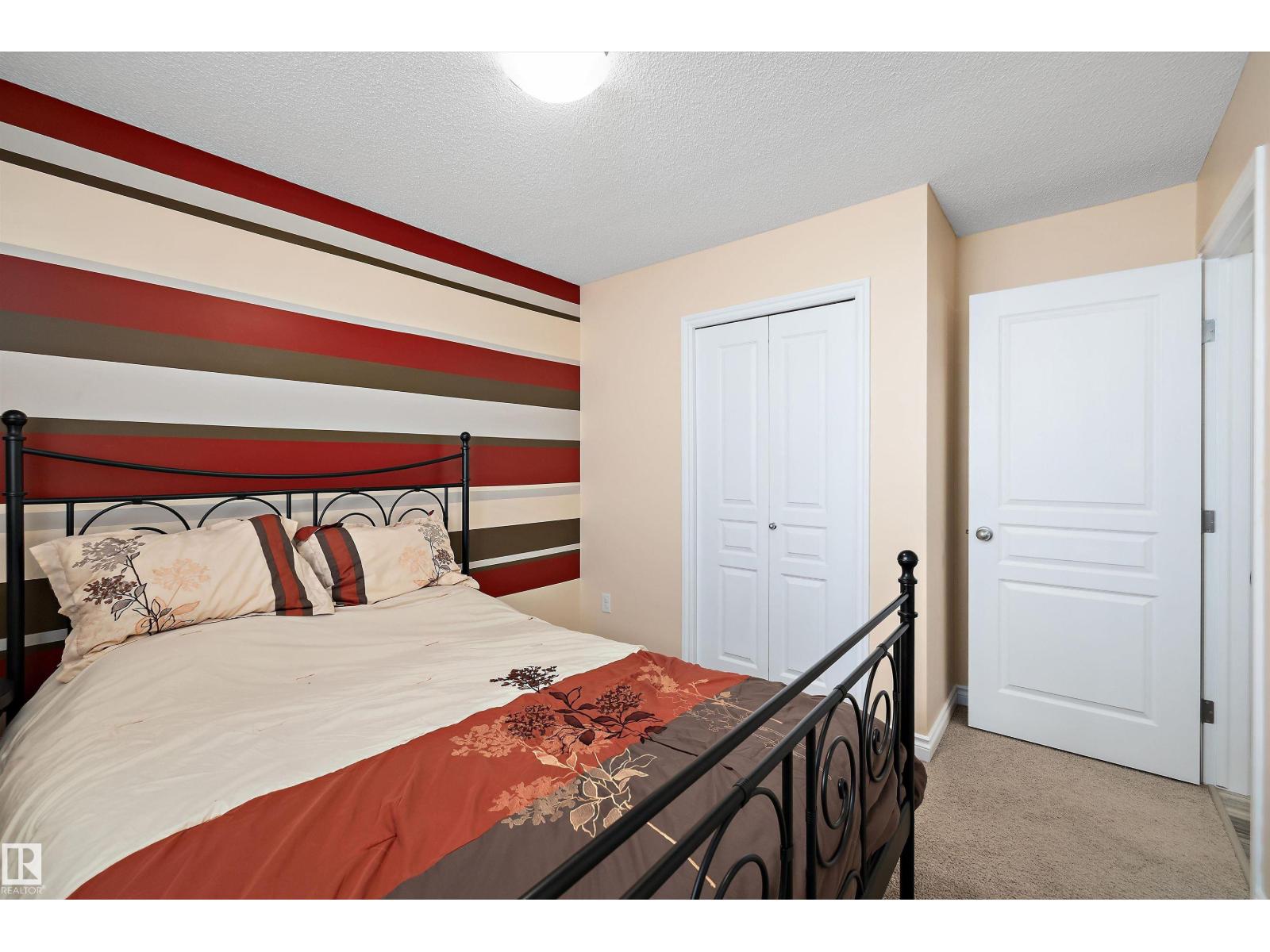 915 REGENCY DR - 12