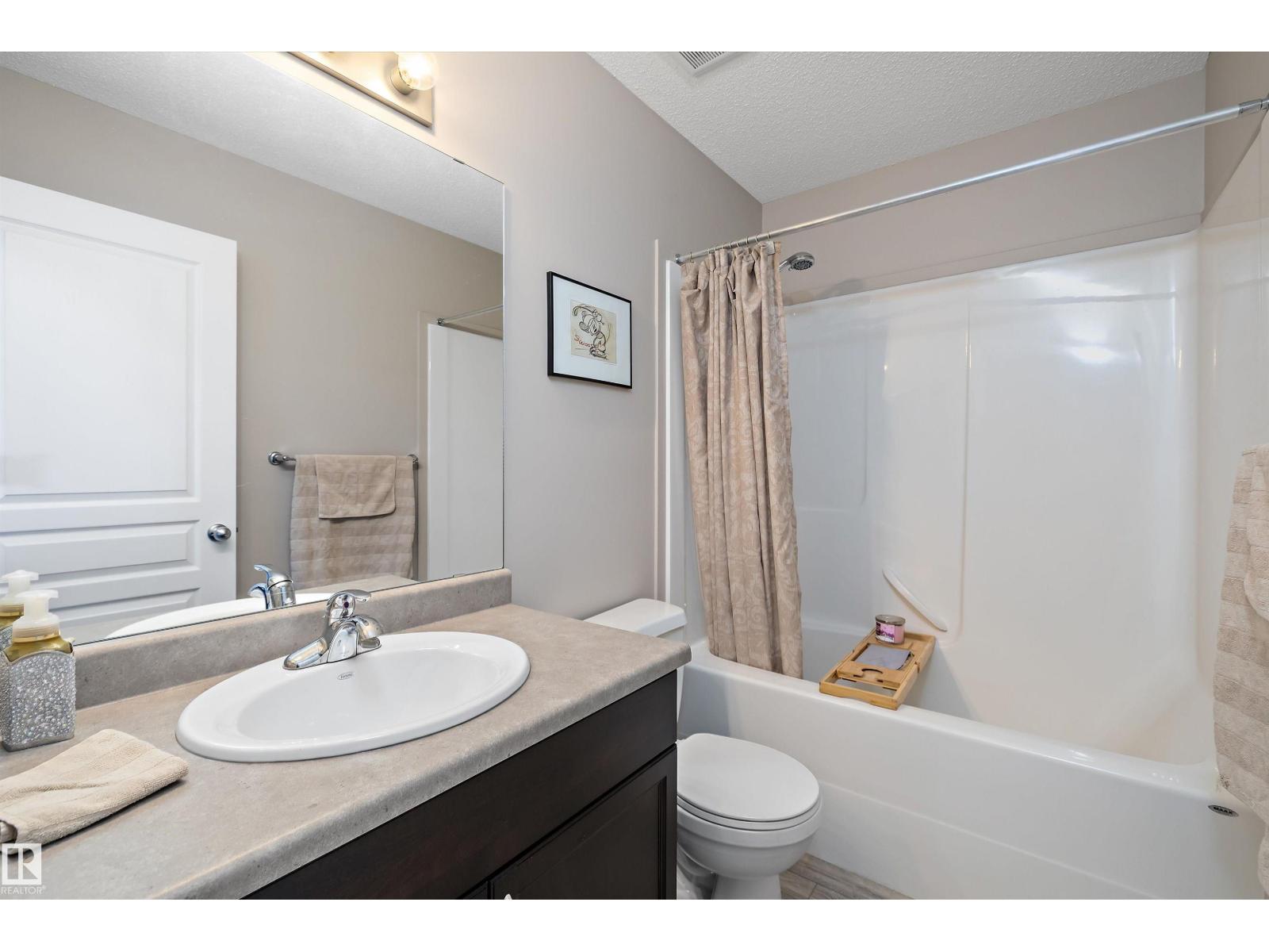 915 REGENCY DR - 13