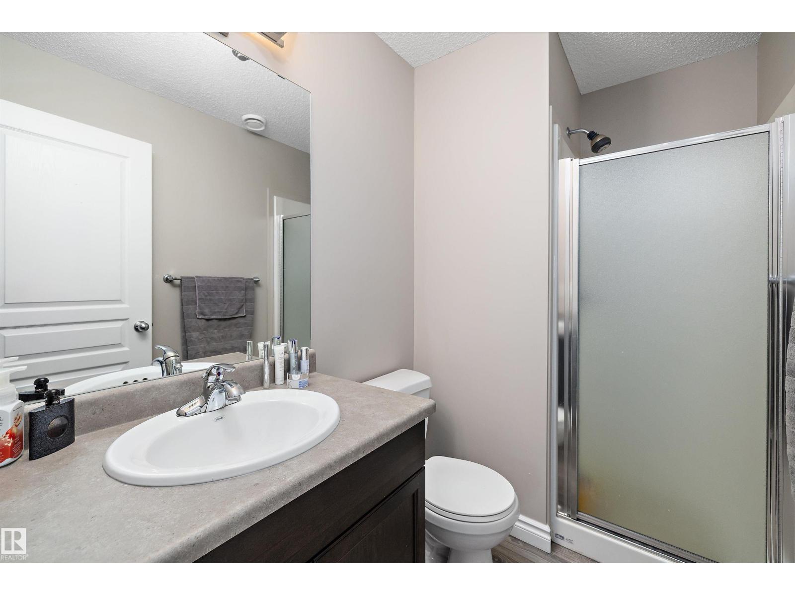 915 REGENCY DR - 25