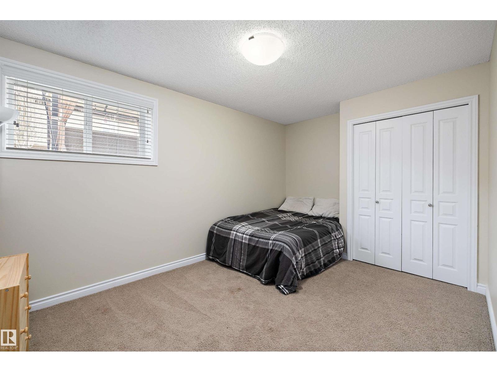 915 REGENCY DR - 26