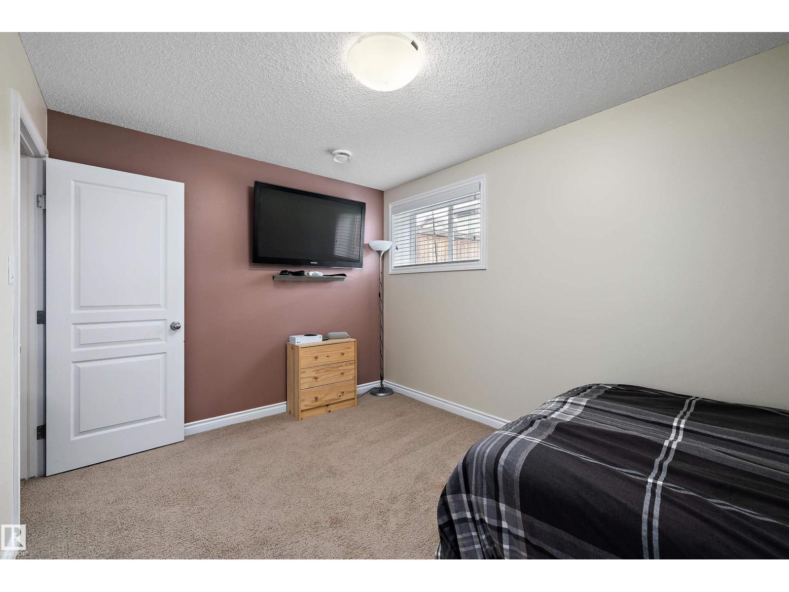 915 REGENCY DR - 27