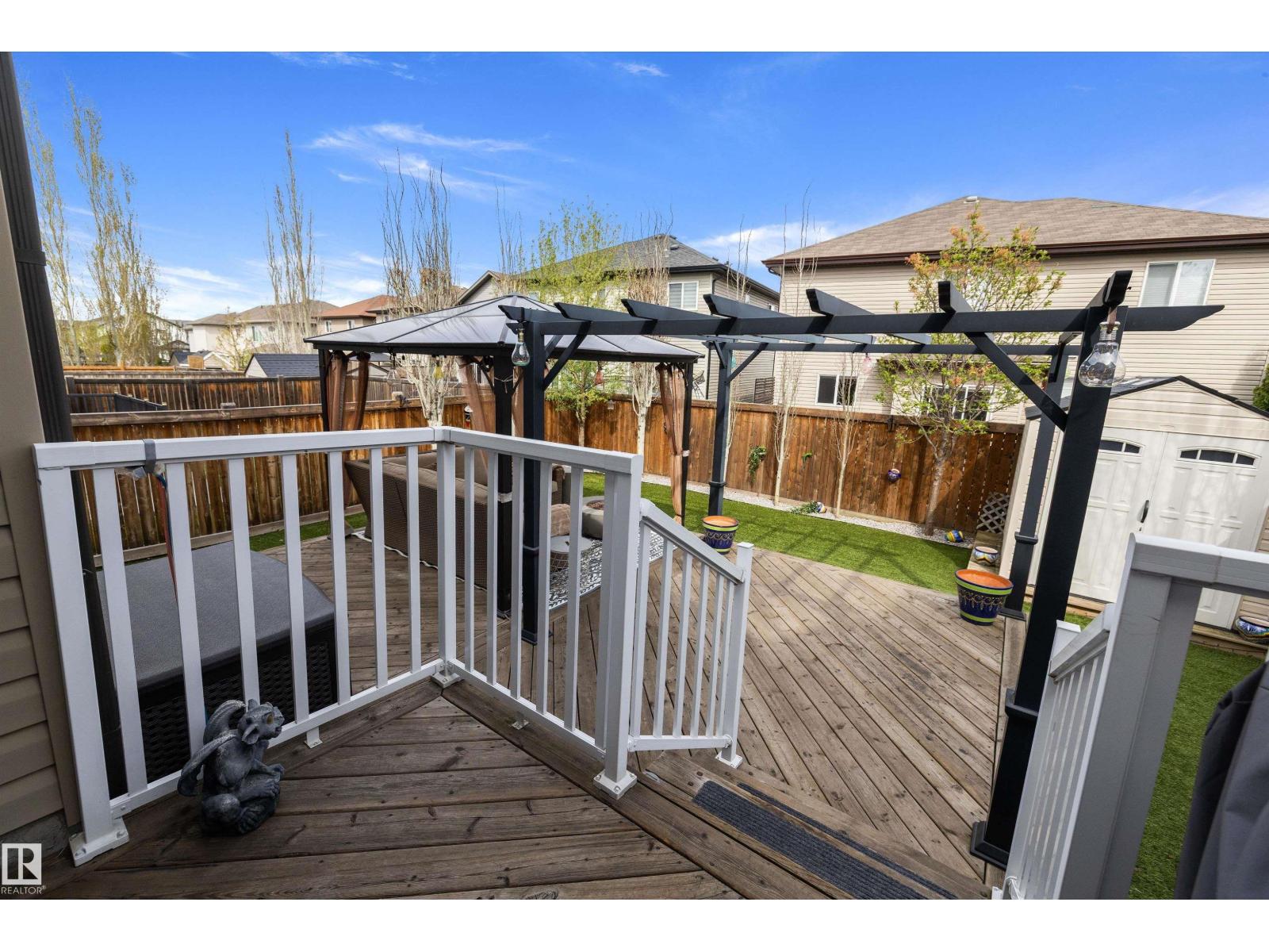 915 REGENCY DR - 29
