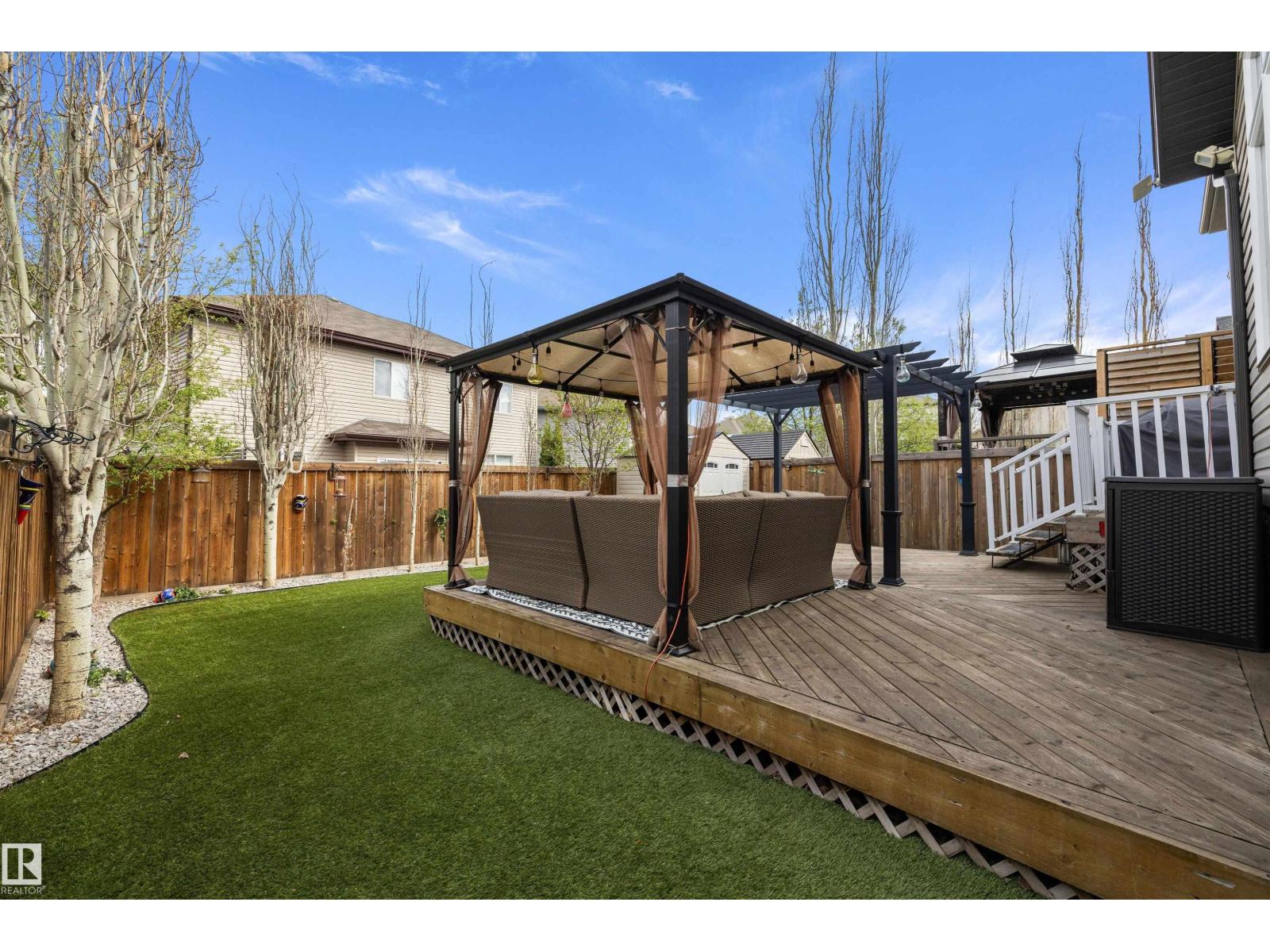 915 REGENCY DR - 33