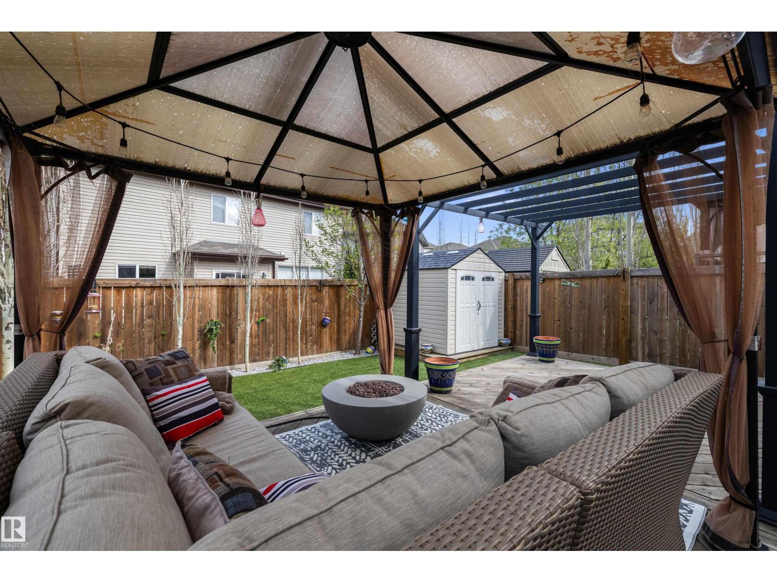 915 REGENCY DR - 34