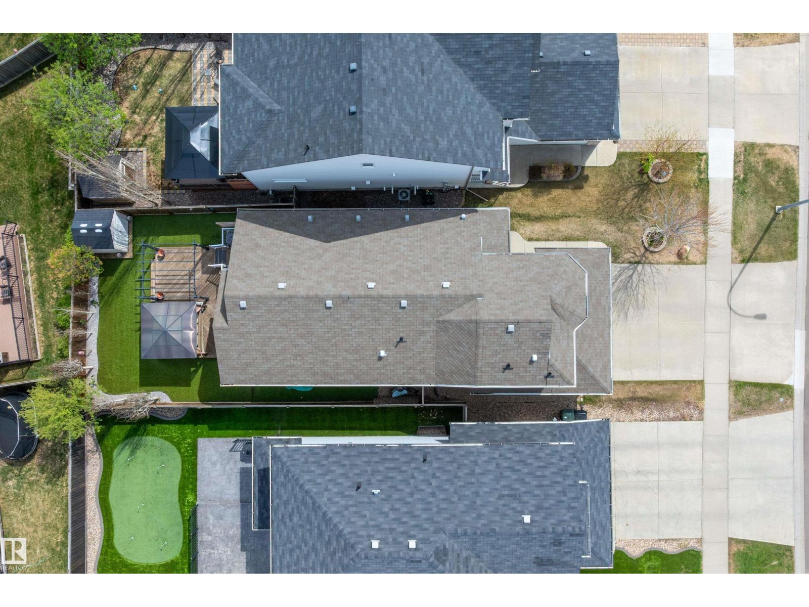 915 REGENCY DR - 36