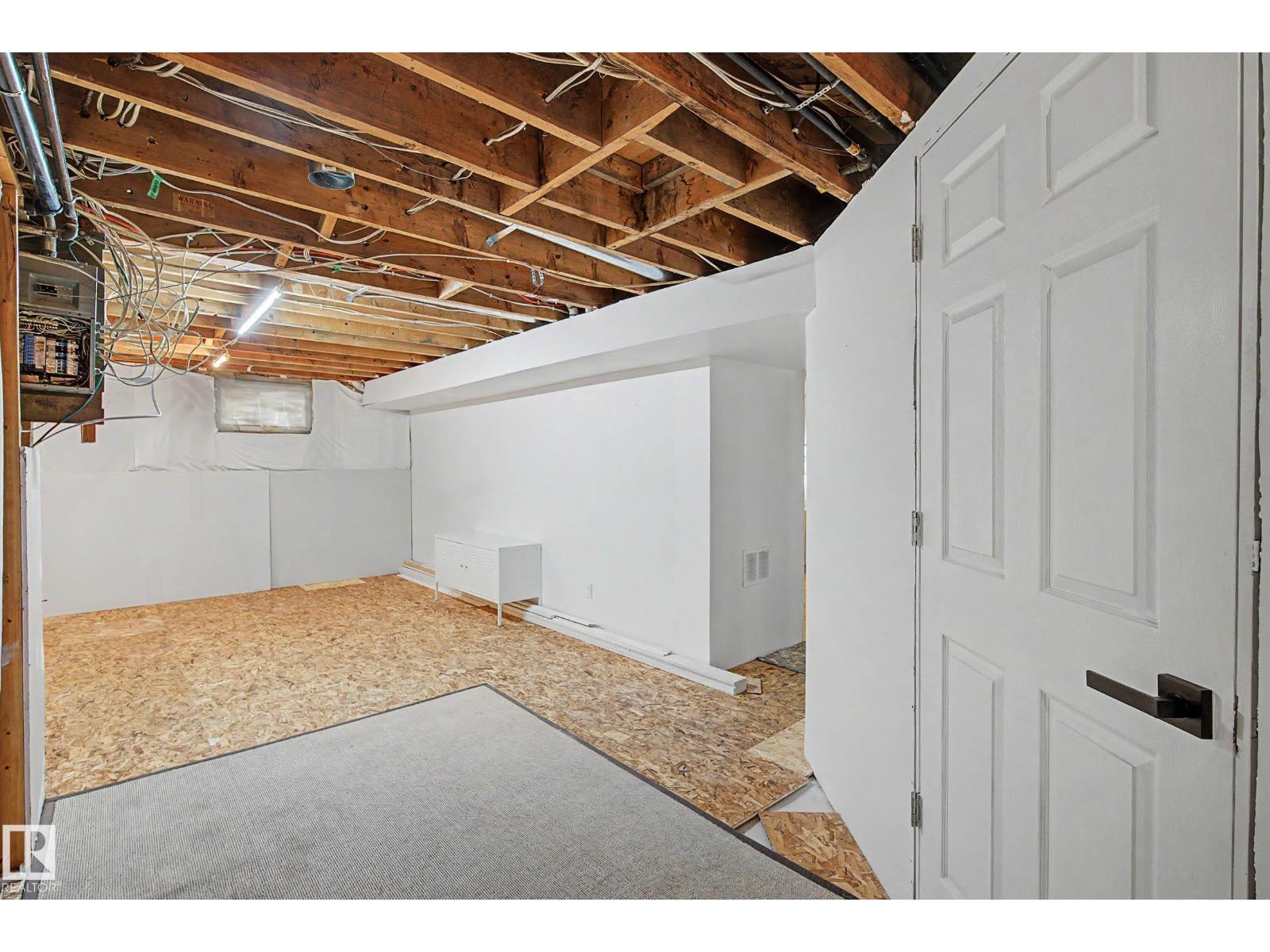 10611 152 ST NW — photo 30