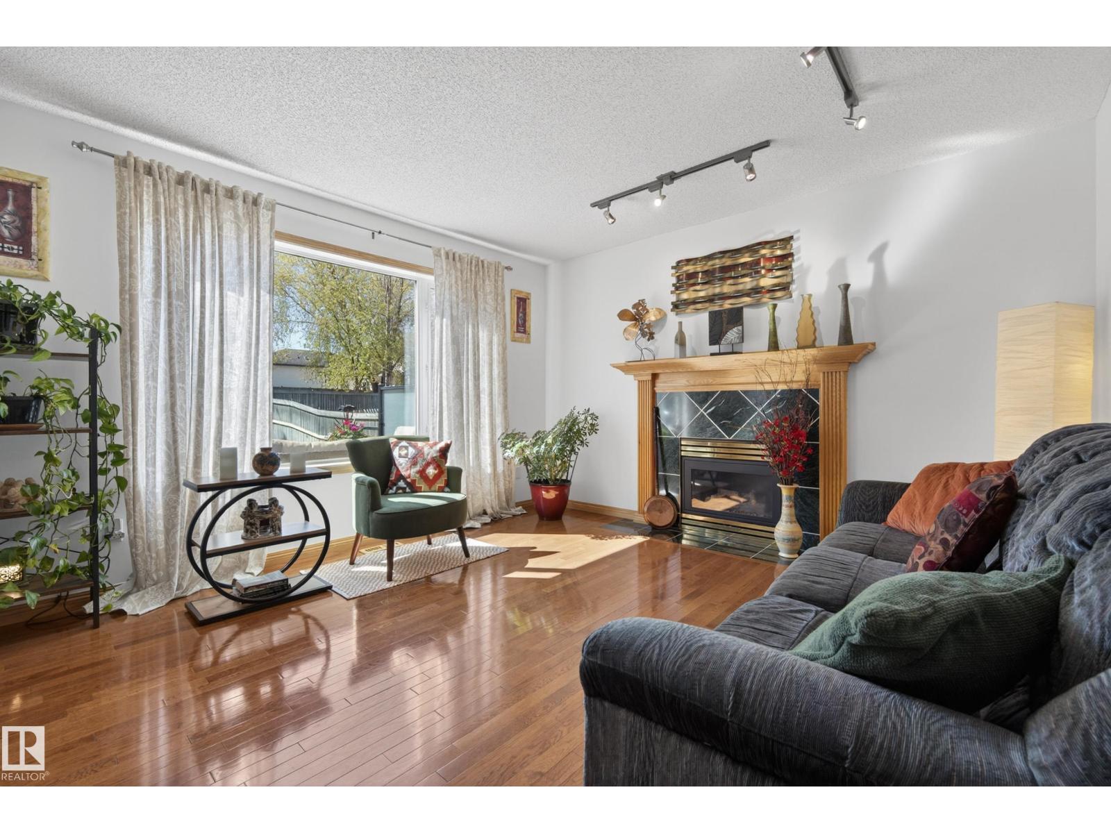 15 WESTWOOD GR - 15
