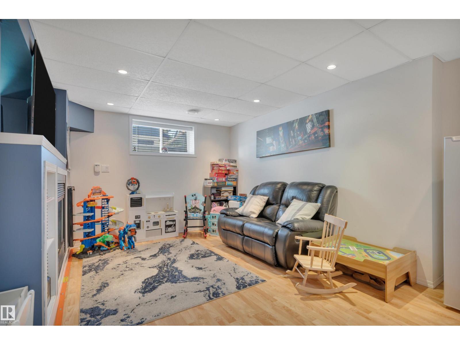 2507 49A ST NW - 22