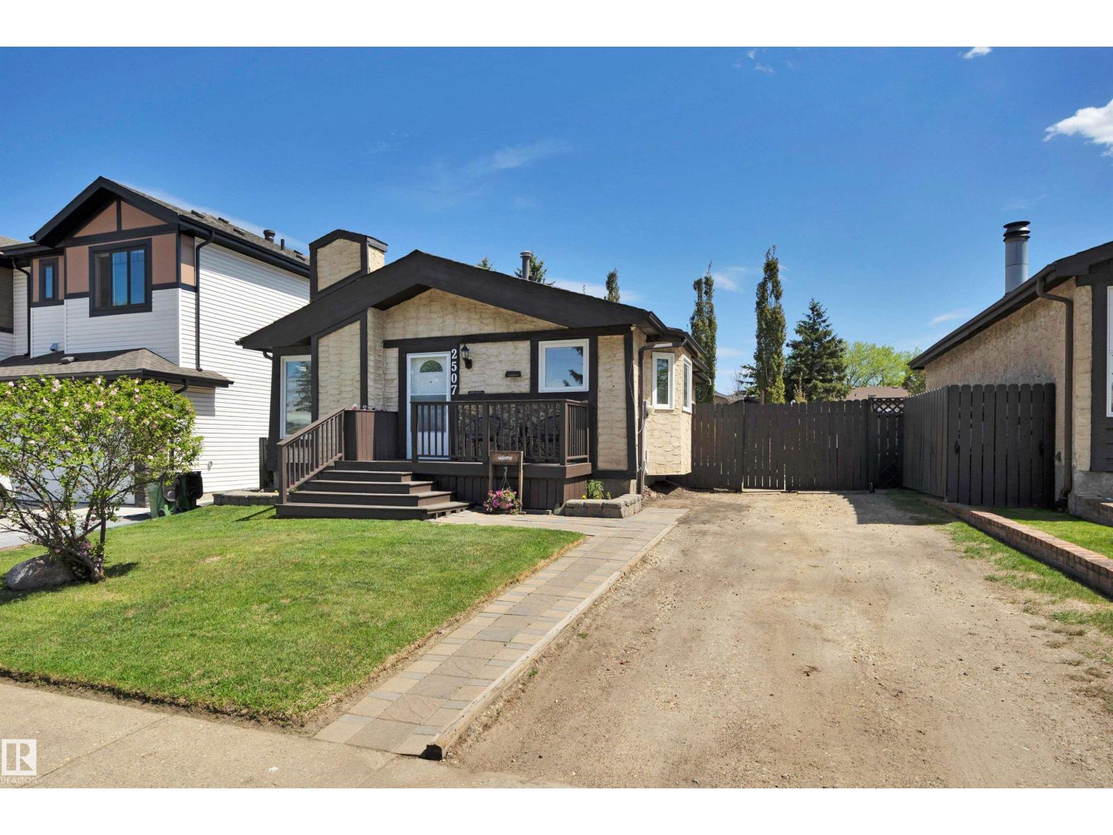 2507 49A ST NW - 44