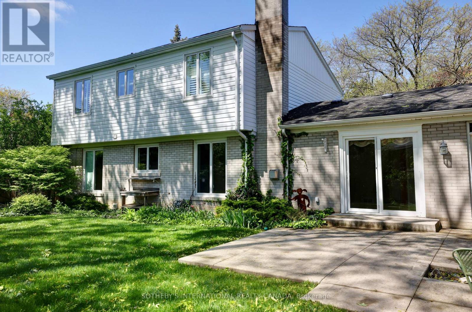 1050 CALDWELL AVENUE - 27