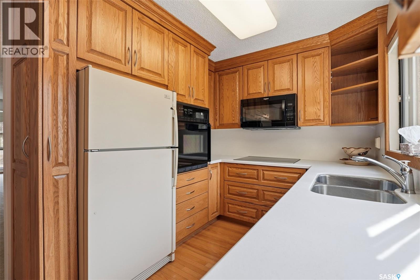 #3 425 PINEHOUSE DRIVE - 11