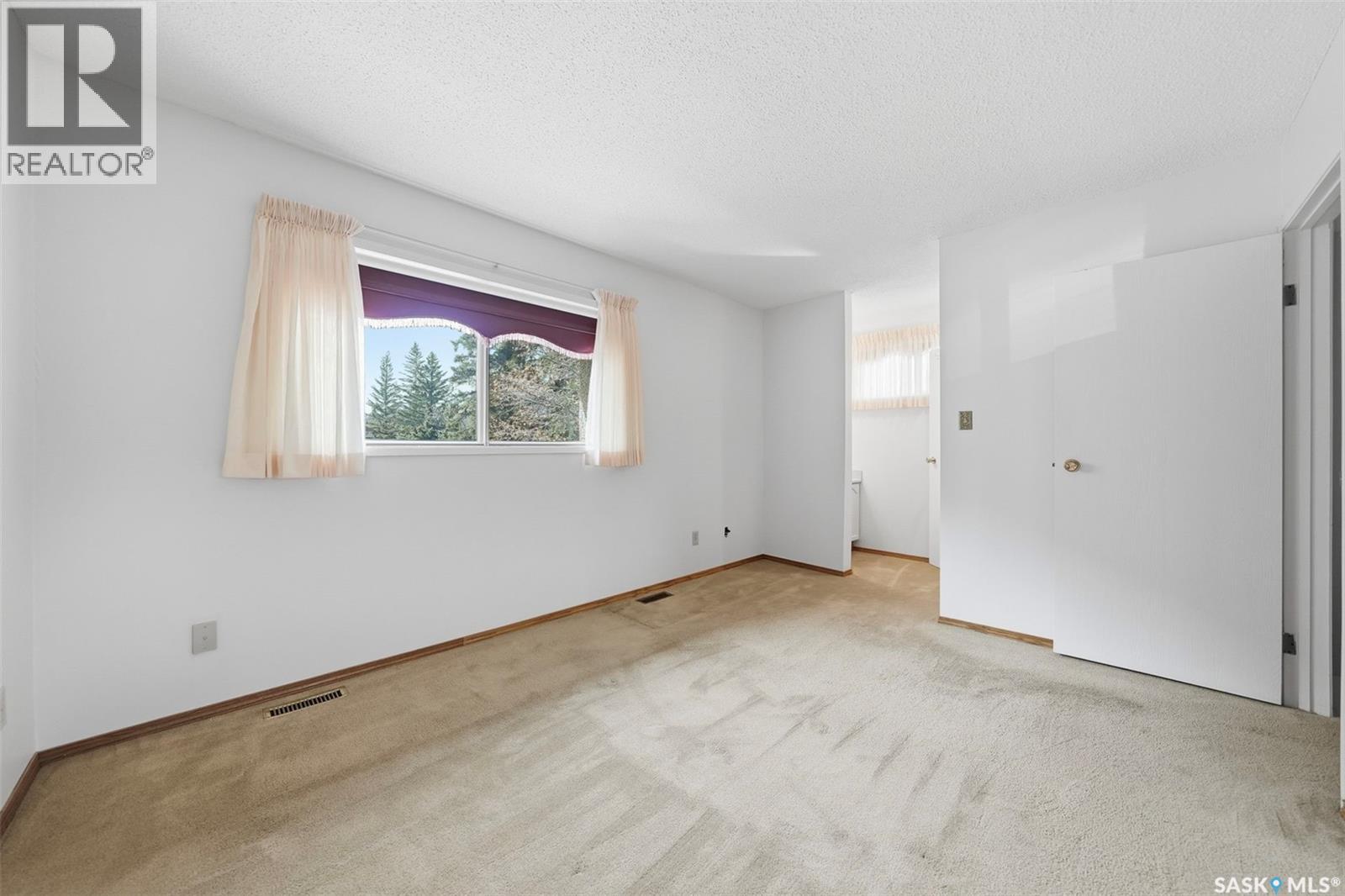 #3 425 PINEHOUSE DRIVE - 17