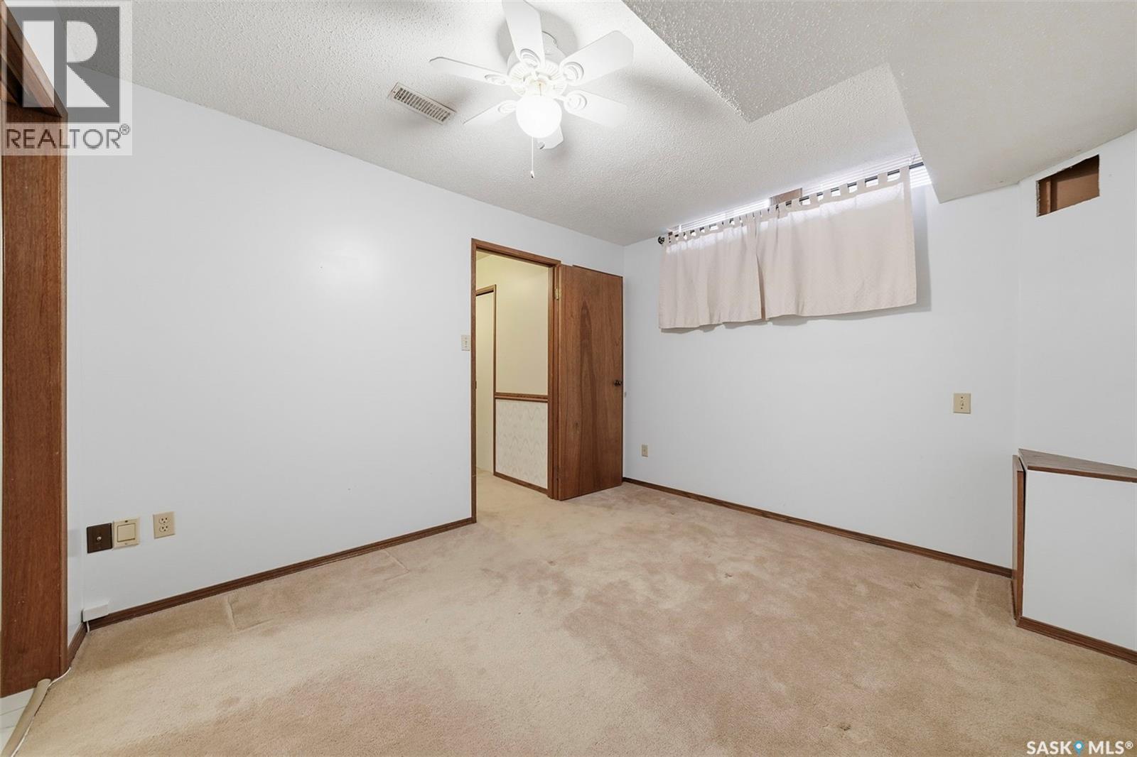 #3 425 PINEHOUSE DRIVE - 26