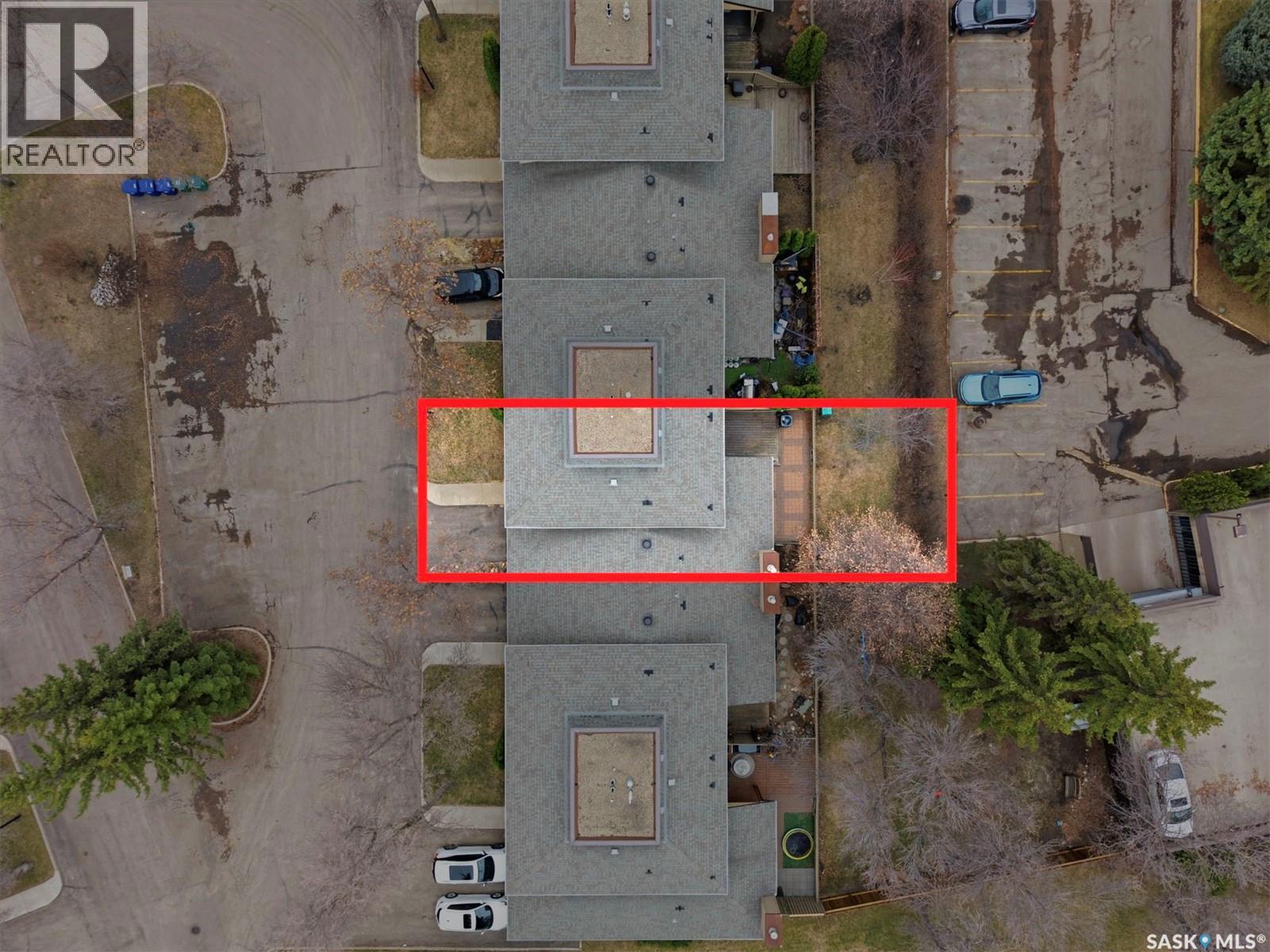#3 425 PINEHOUSE DRIVE - 36