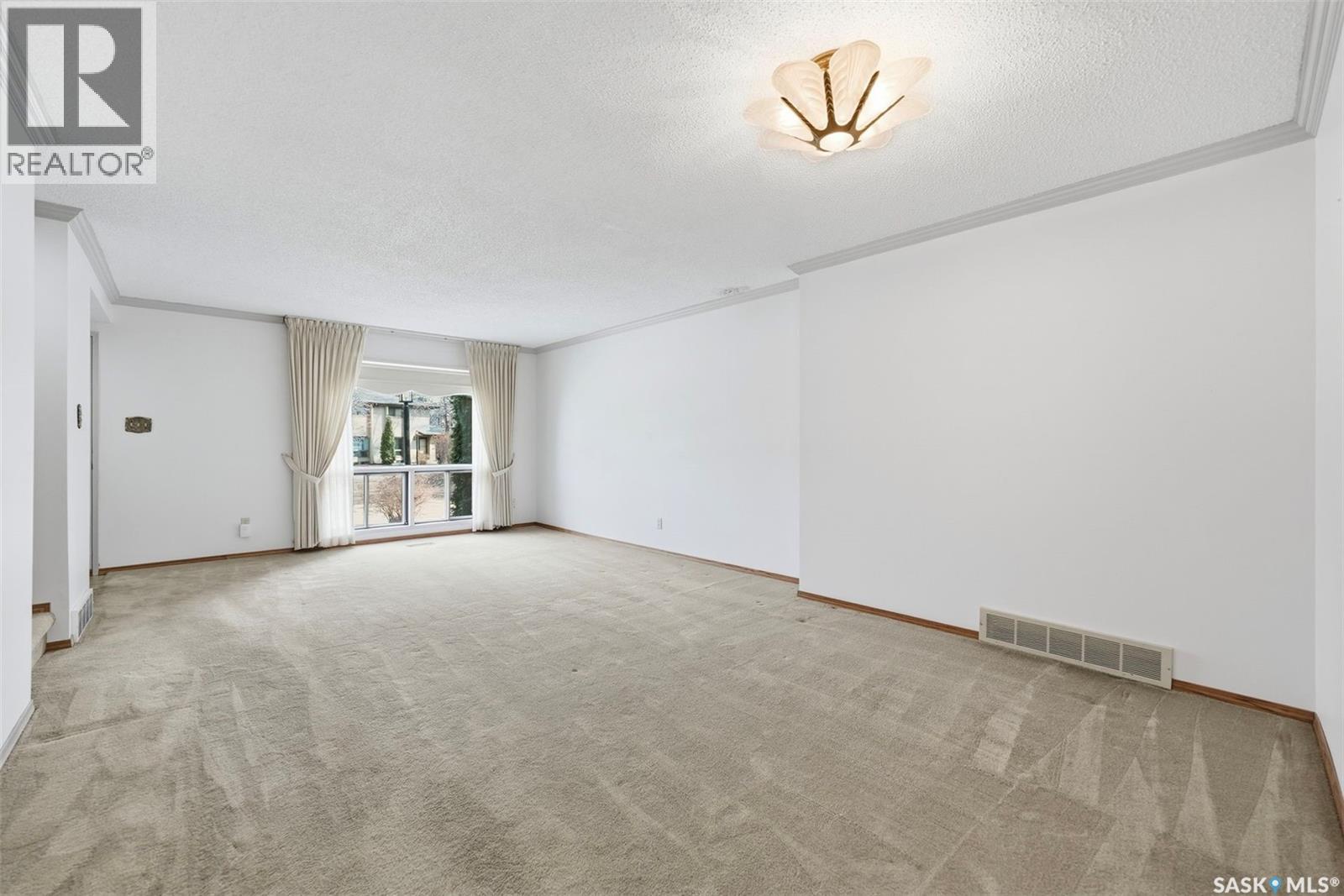 #3 425 PINEHOUSE DRIVE - 4