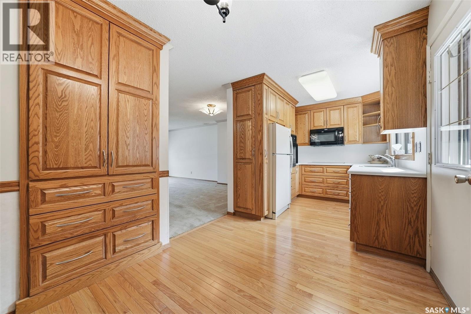 #3 425 PINEHOUSE DRIVE - 7