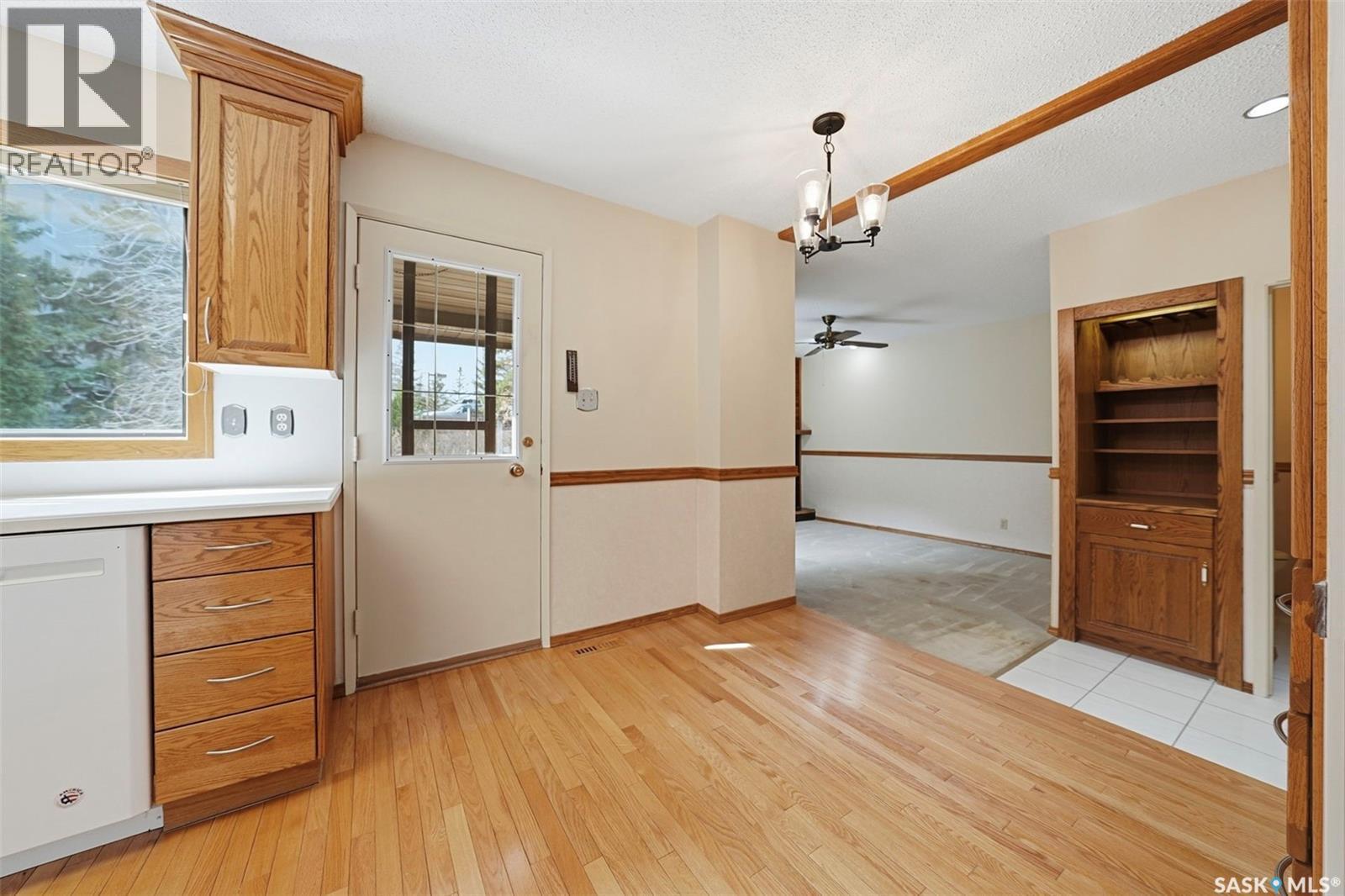 #3 425 PINEHOUSE DRIVE - 8