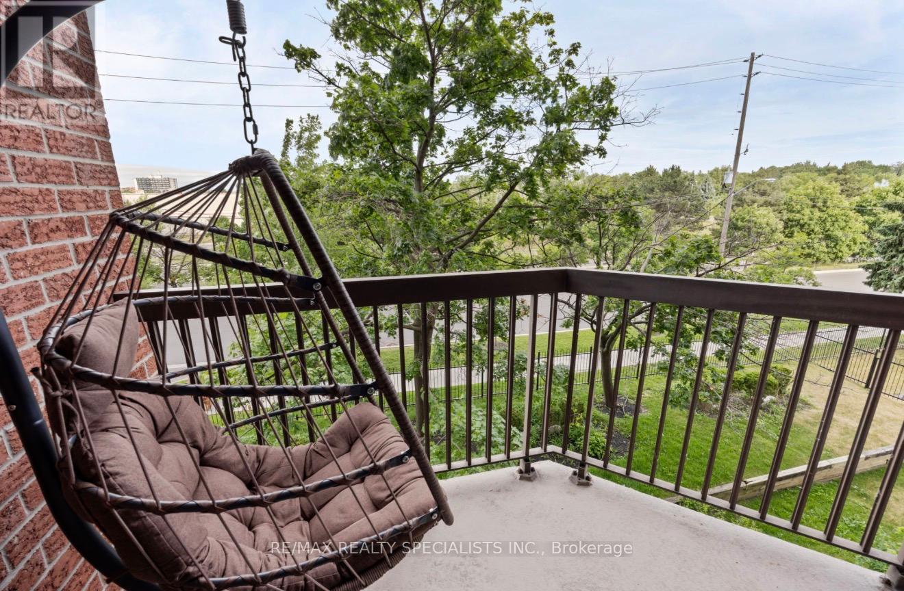 #311 330 MCCOWAN ROAD - 17