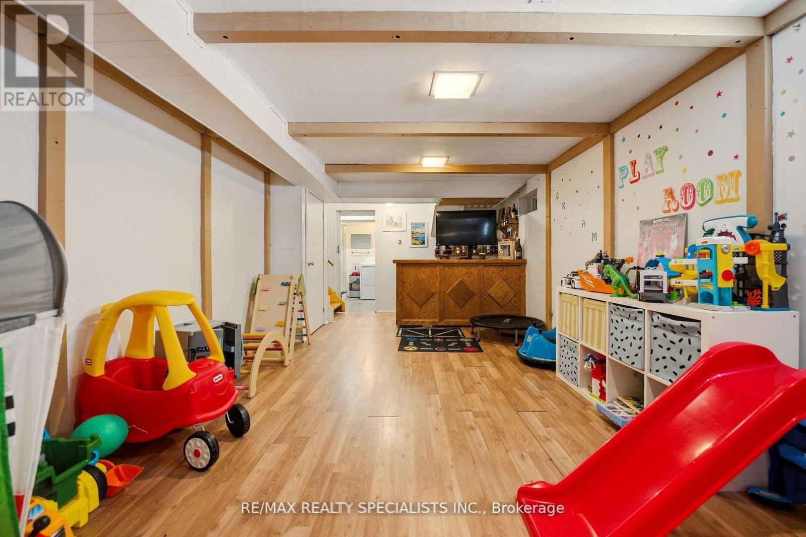 377 KAREN PARK CRESCENT - 23