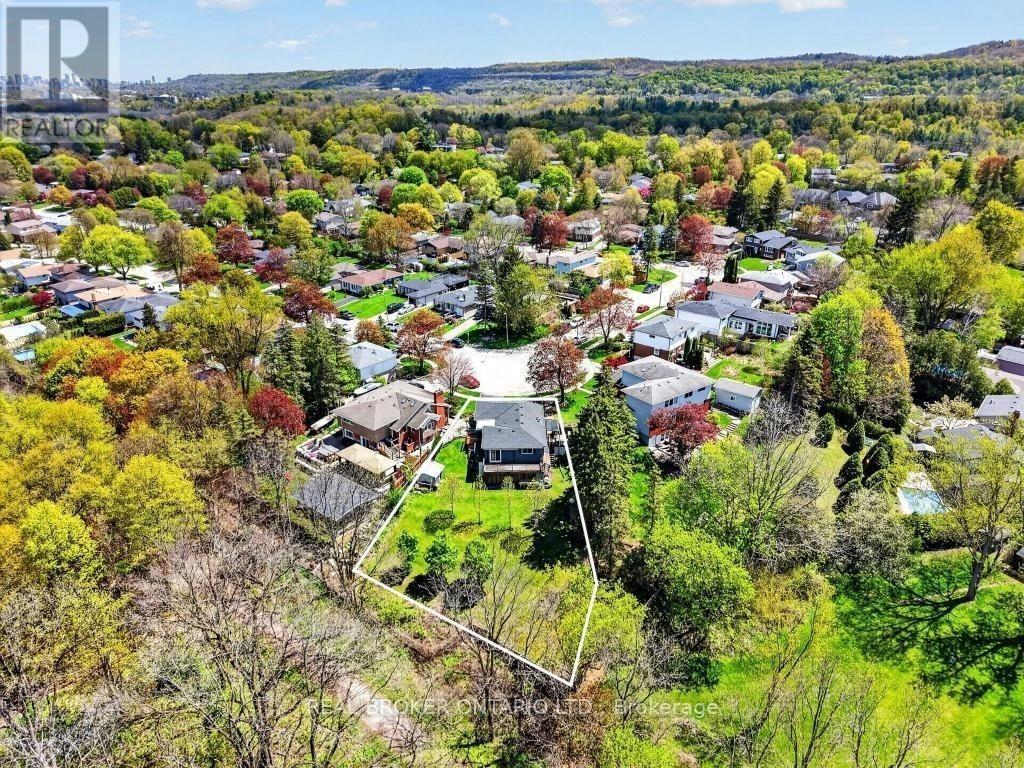 55 SUNRISE CRESCENT - 1