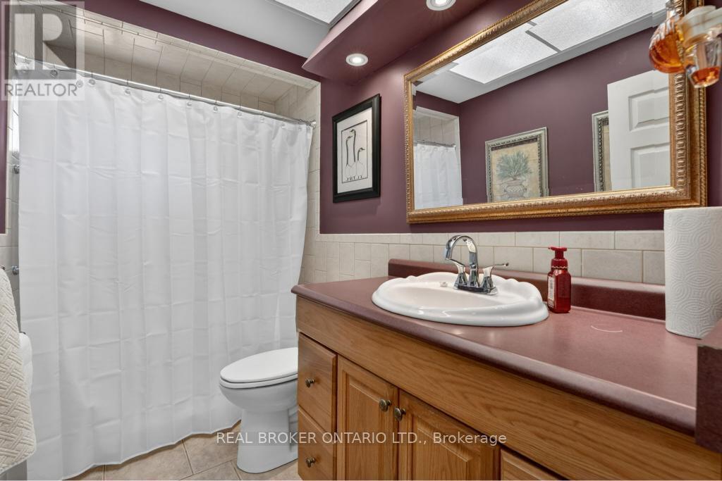 55 SUNRISE CRESCENT - 11