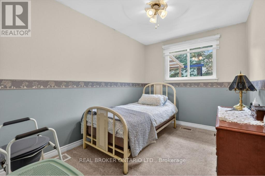 55 SUNRISE CRESCENT - 12