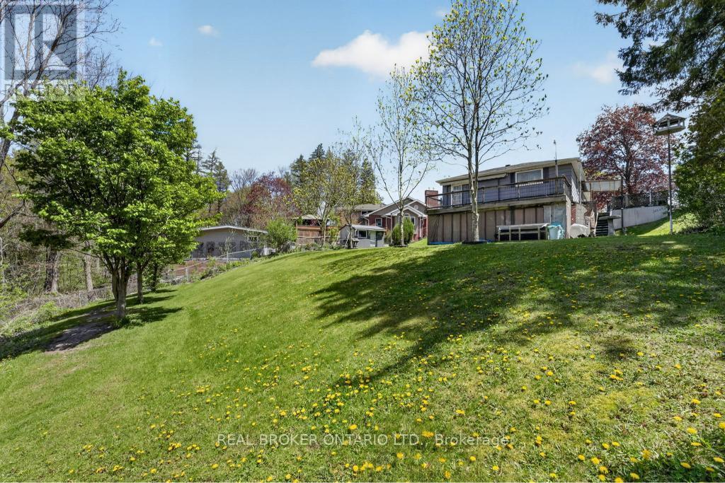 55 SUNRISE CRESCENT - 19