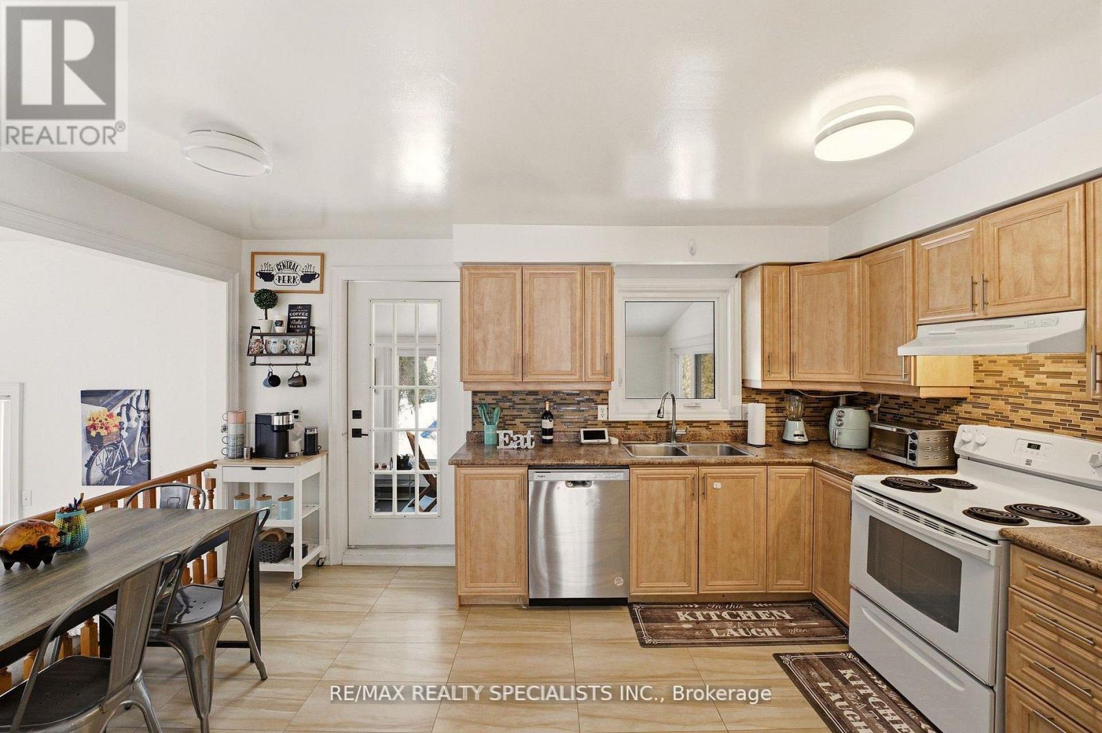 377 KAREN PARK CRESCENT - 10