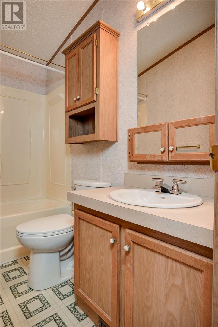92 Corbin Avenue - 12