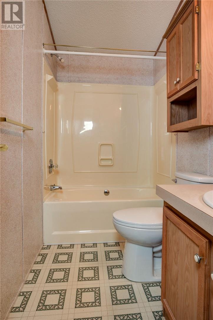 92 Corbin Avenue - 13