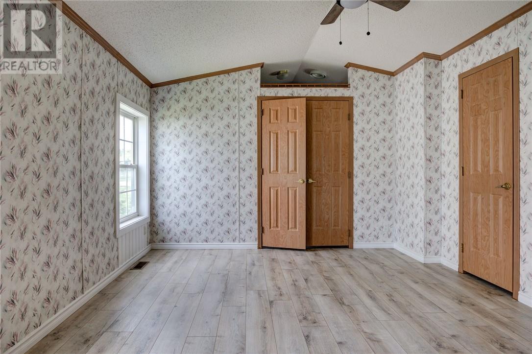 92 Corbin Avenue - 14