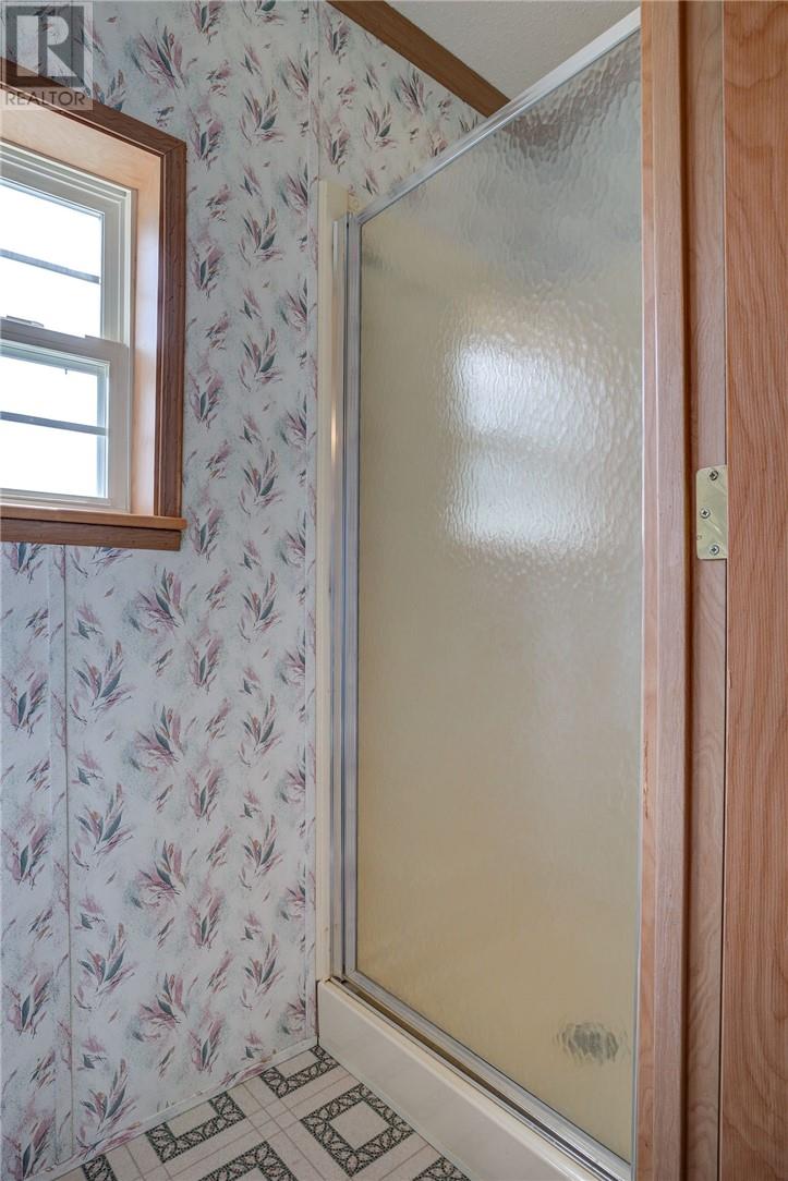 92 Corbin Avenue - 18