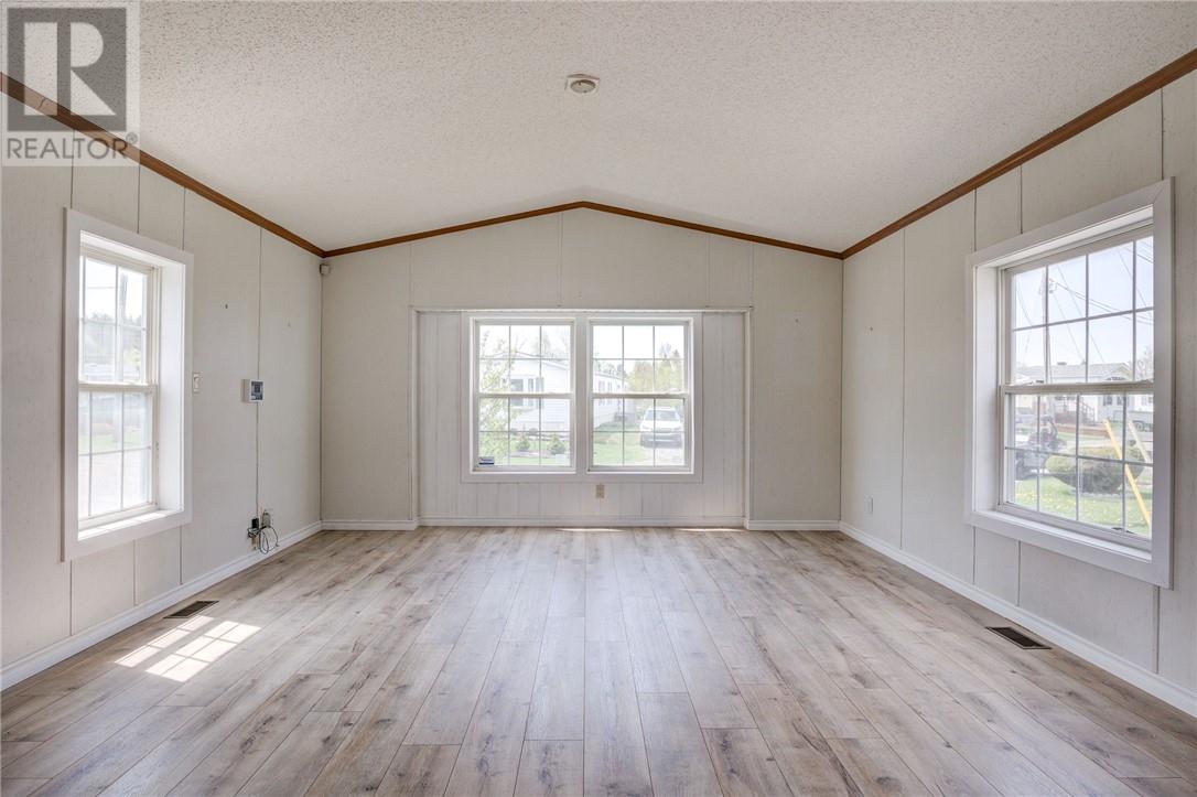 92 Corbin Avenue - 4