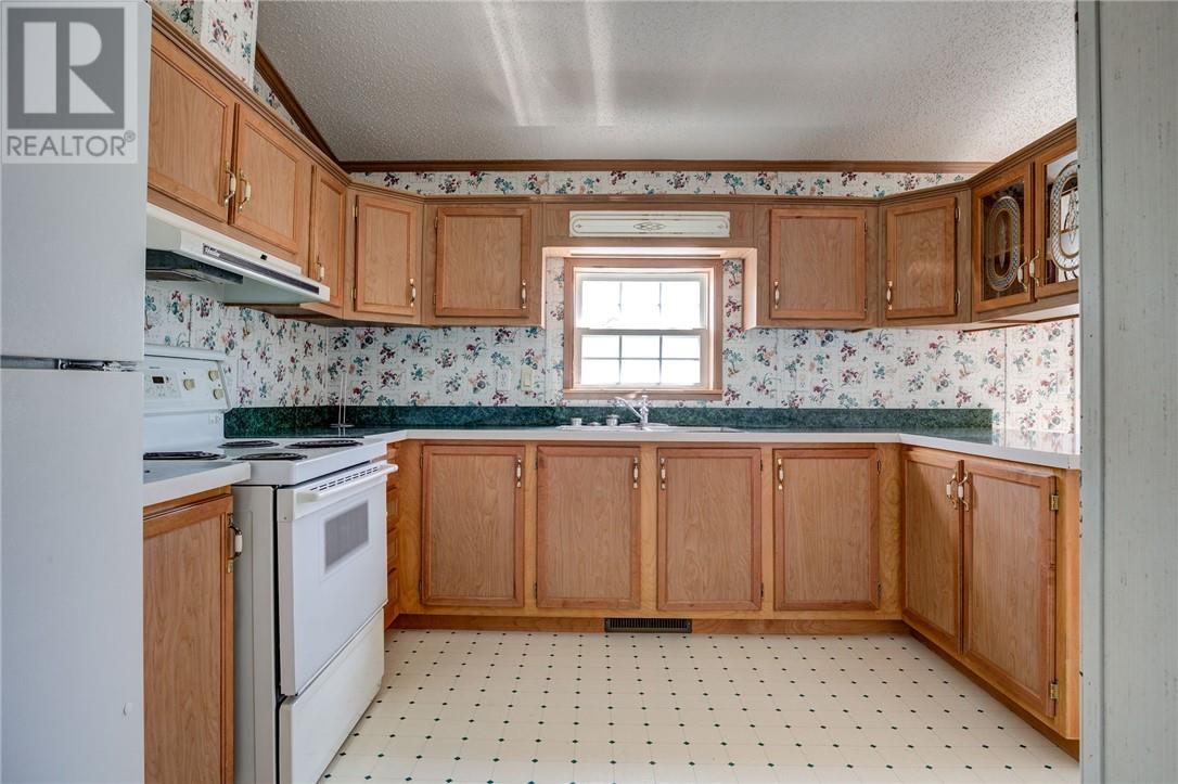 92 Corbin Avenue - 9