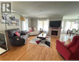 Bath (# pieces 1-6) - 5 Gallant Street, Saint Quentin, NB E8A2N5 Photo 7