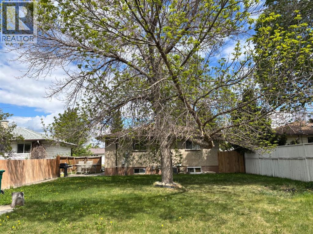 214 25 Street S - 12