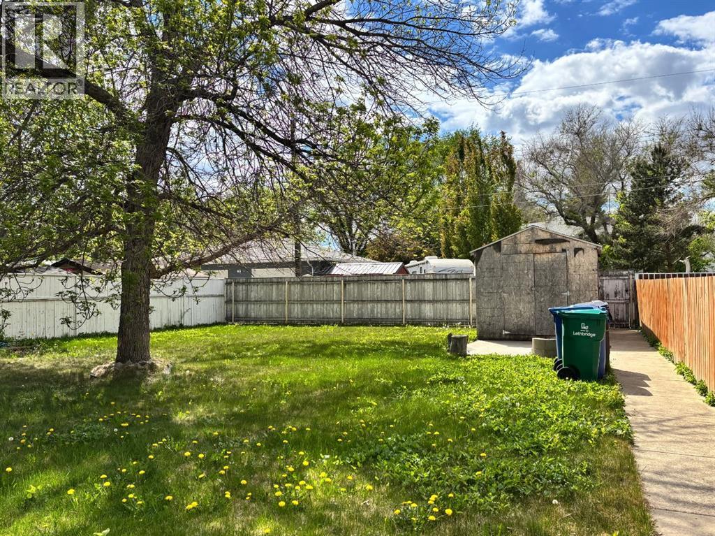 214 25 Street S - 10