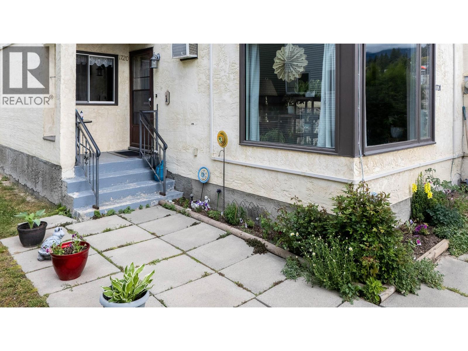 1720 HILLSIDE Street - 22