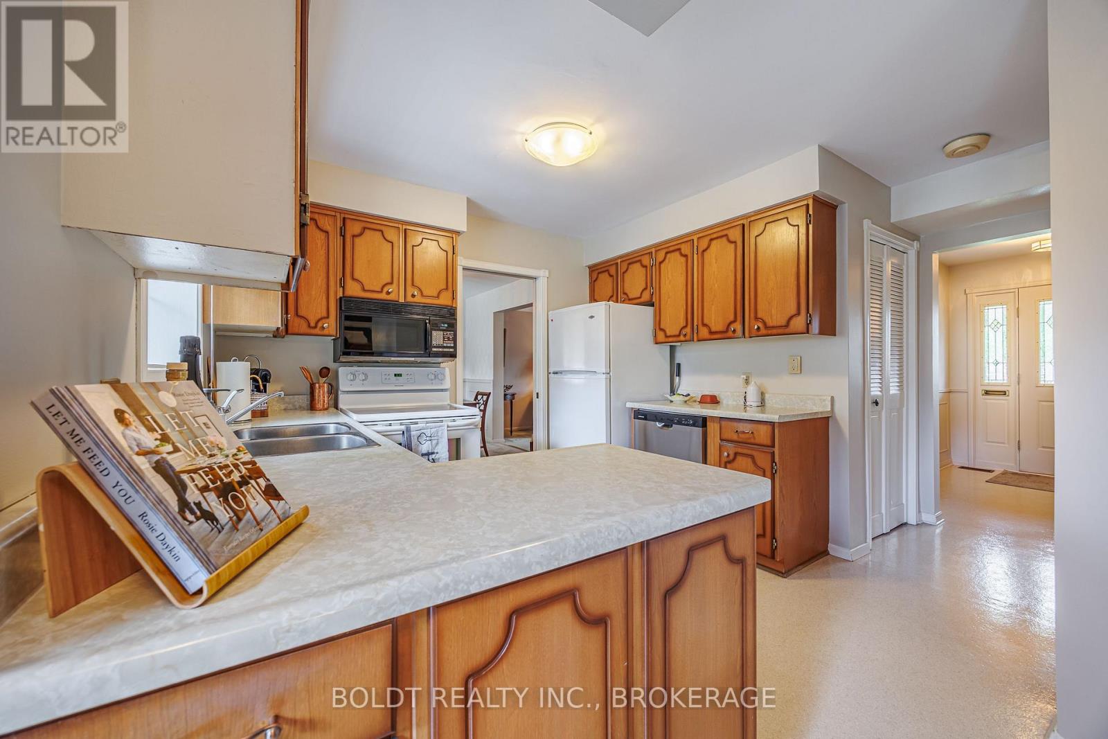 7 MAYHOLME COURT - 11