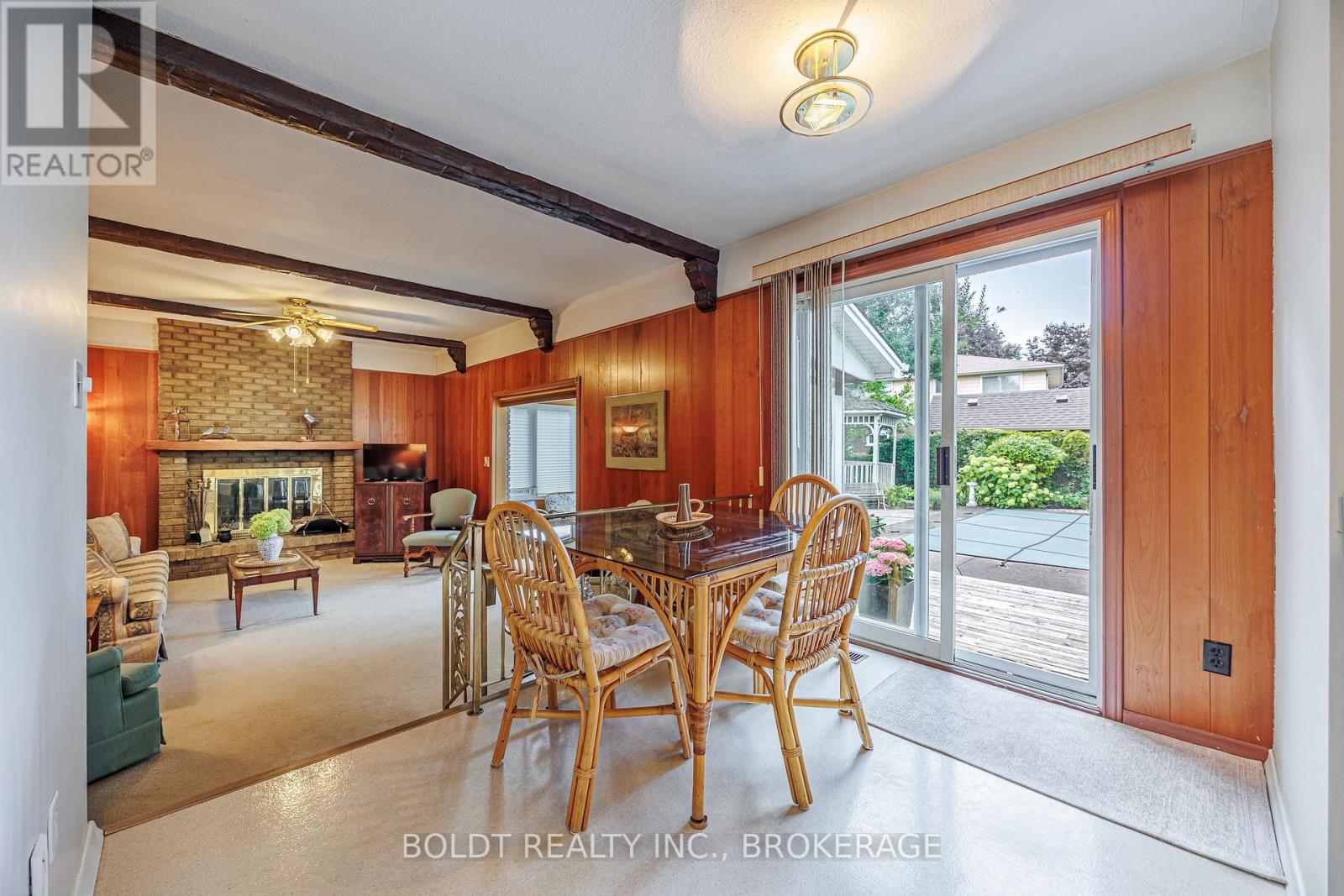 7 MAYHOLME COURT - 12