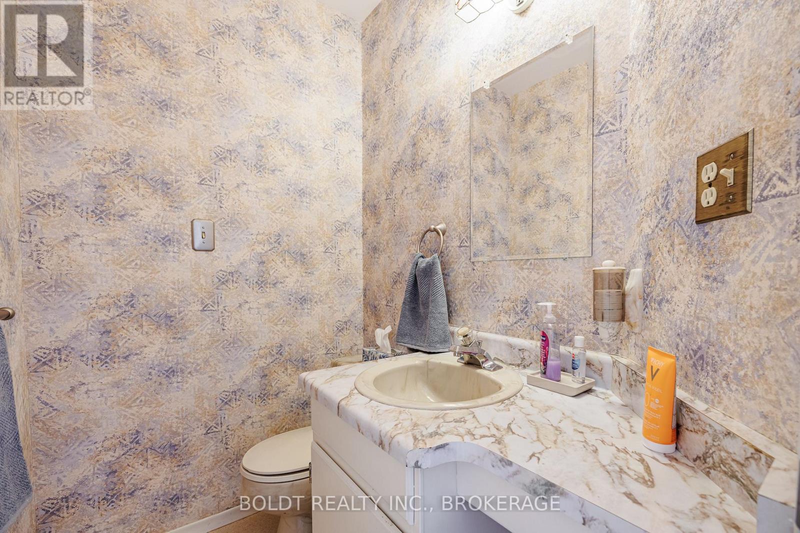 7 MAYHOLME COURT - 16