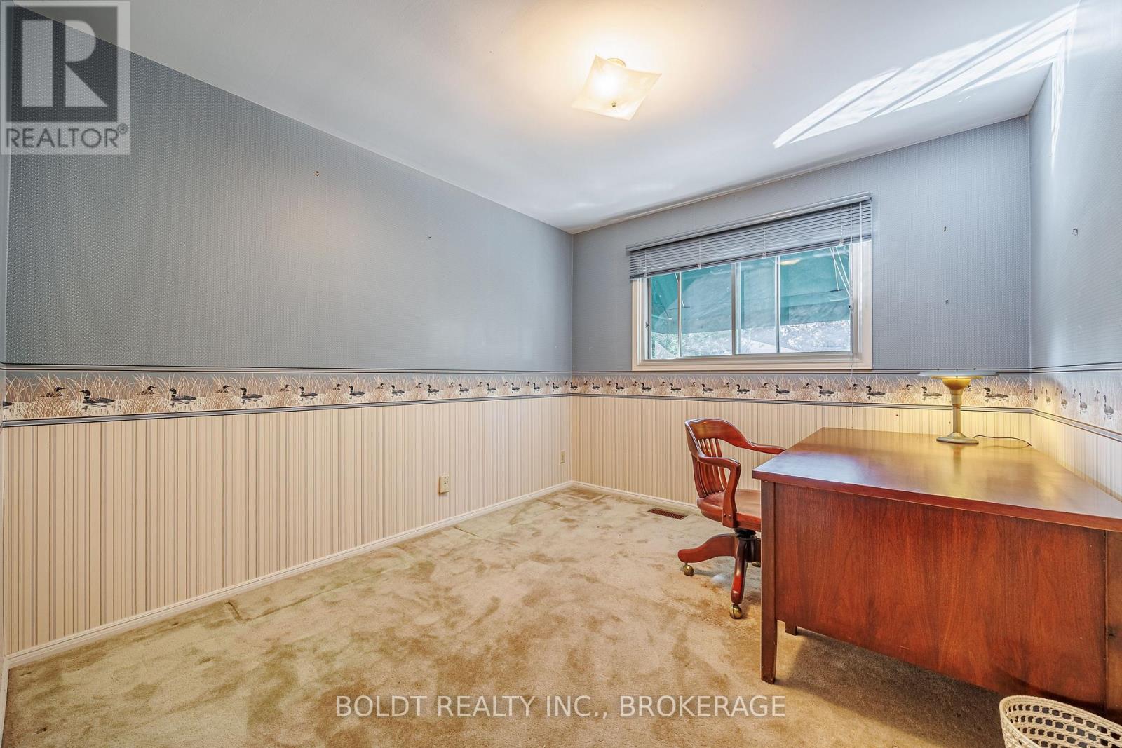 7 MAYHOLME COURT - 17