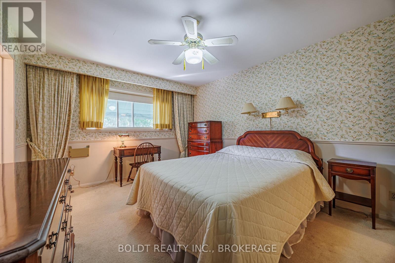 7 MAYHOLME COURT - 21