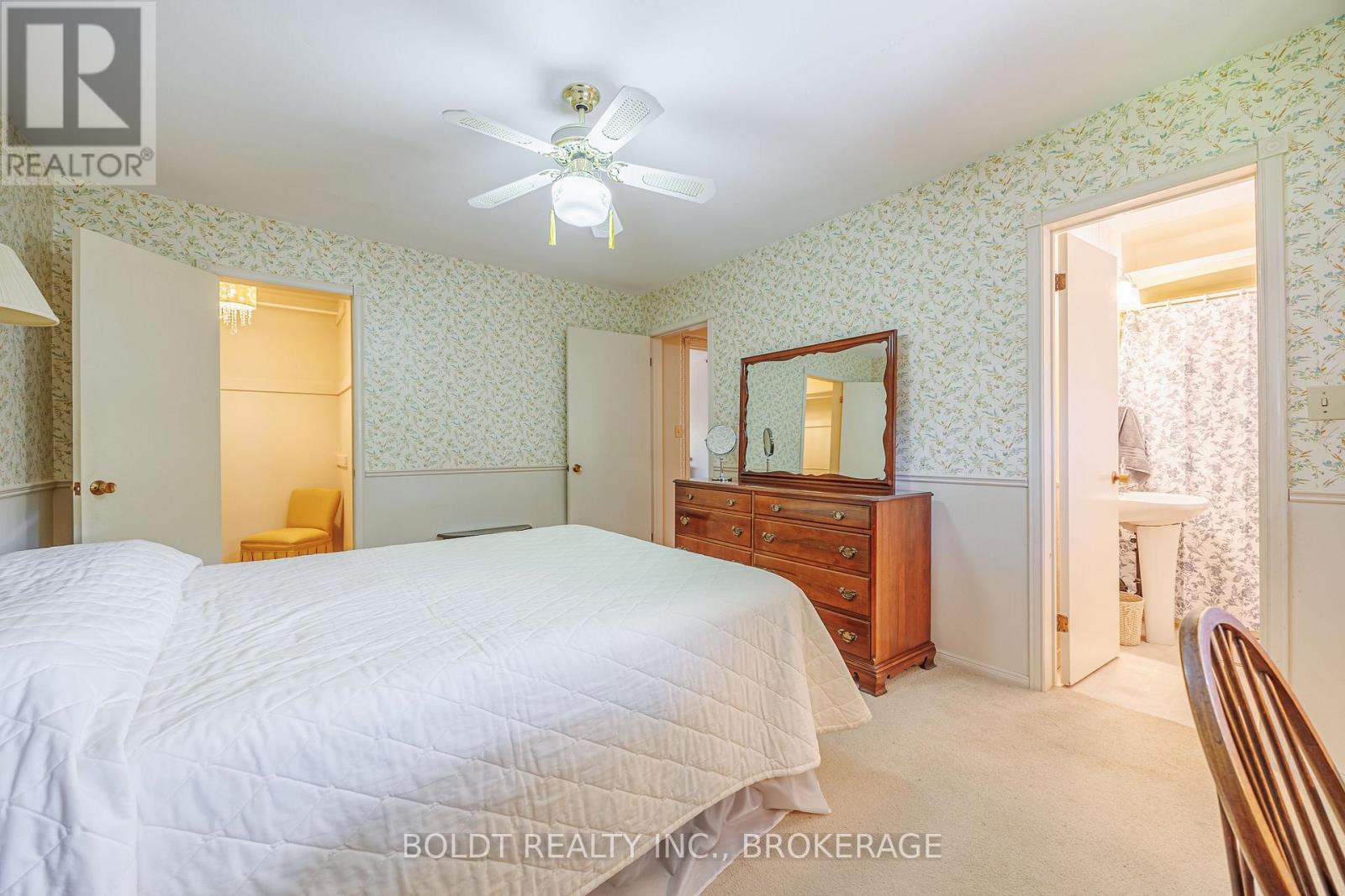 7 MAYHOLME COURT - 22
